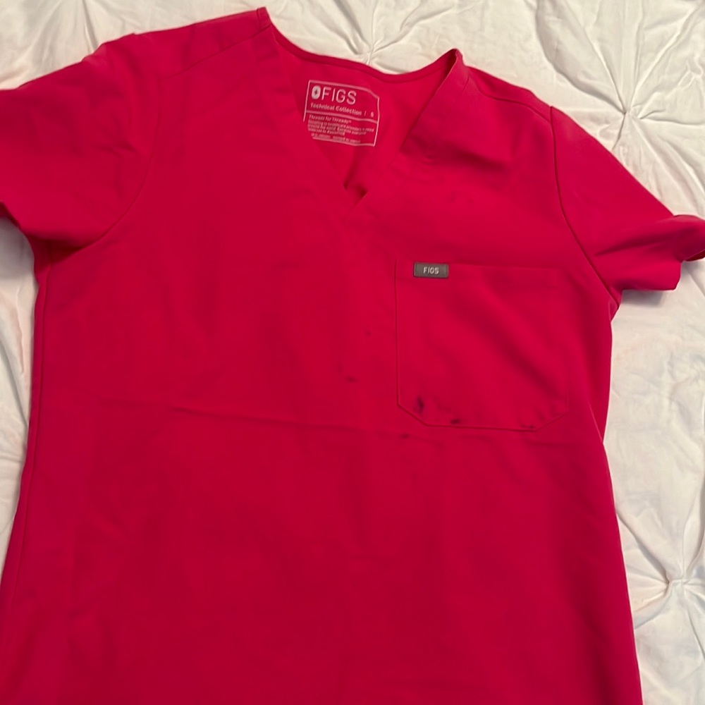 FIGS Catarina one pocket scrub top HOT PINK